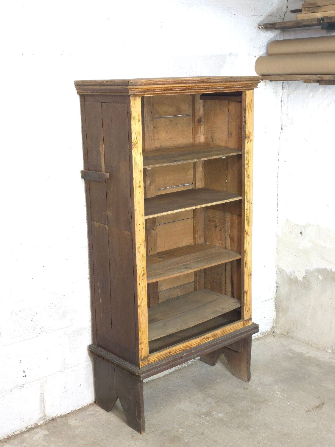 Antique freestanding shelf