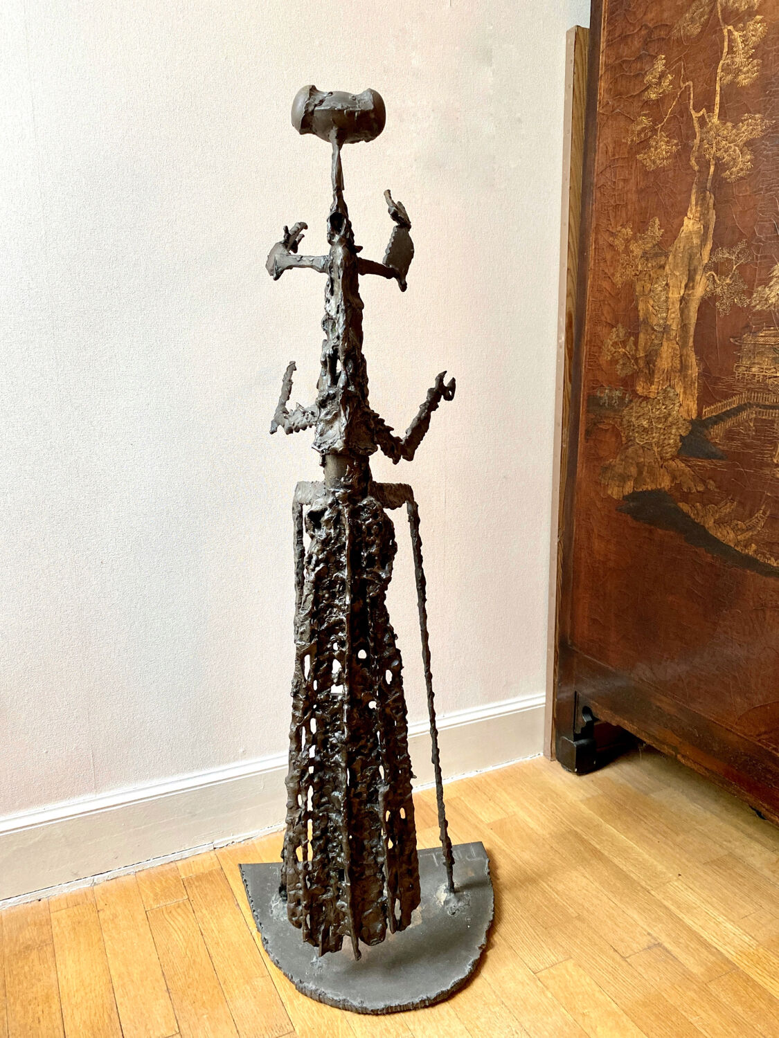 Sculpture praying mantis metal sculptor Michel Pinel