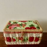 Vintage sewing basket in rattan and floral fabric