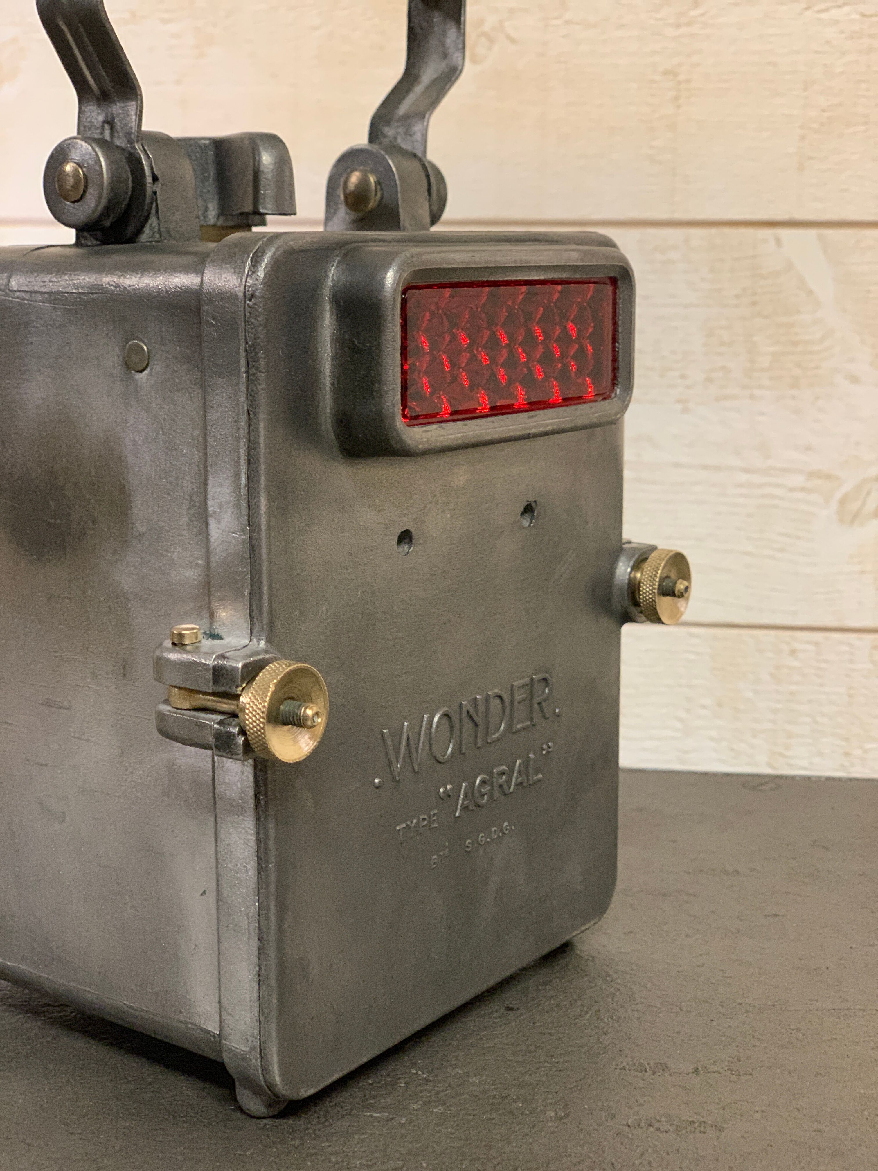 Wonder lamp night light on rechargeable battery