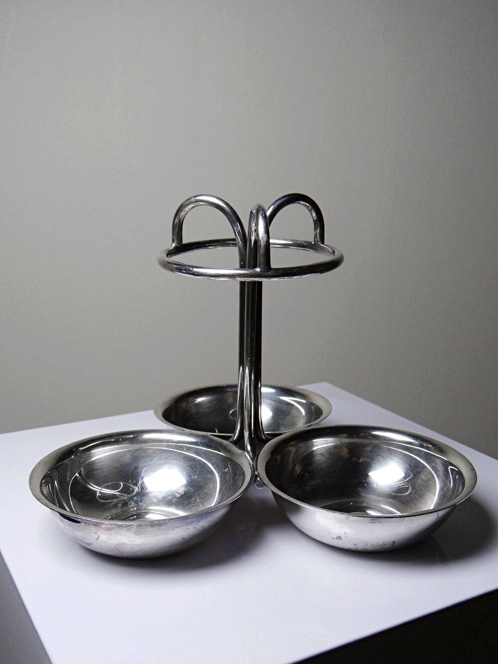 Small display stand with 3 vintage silver-plated metal bowls in Art Deco style