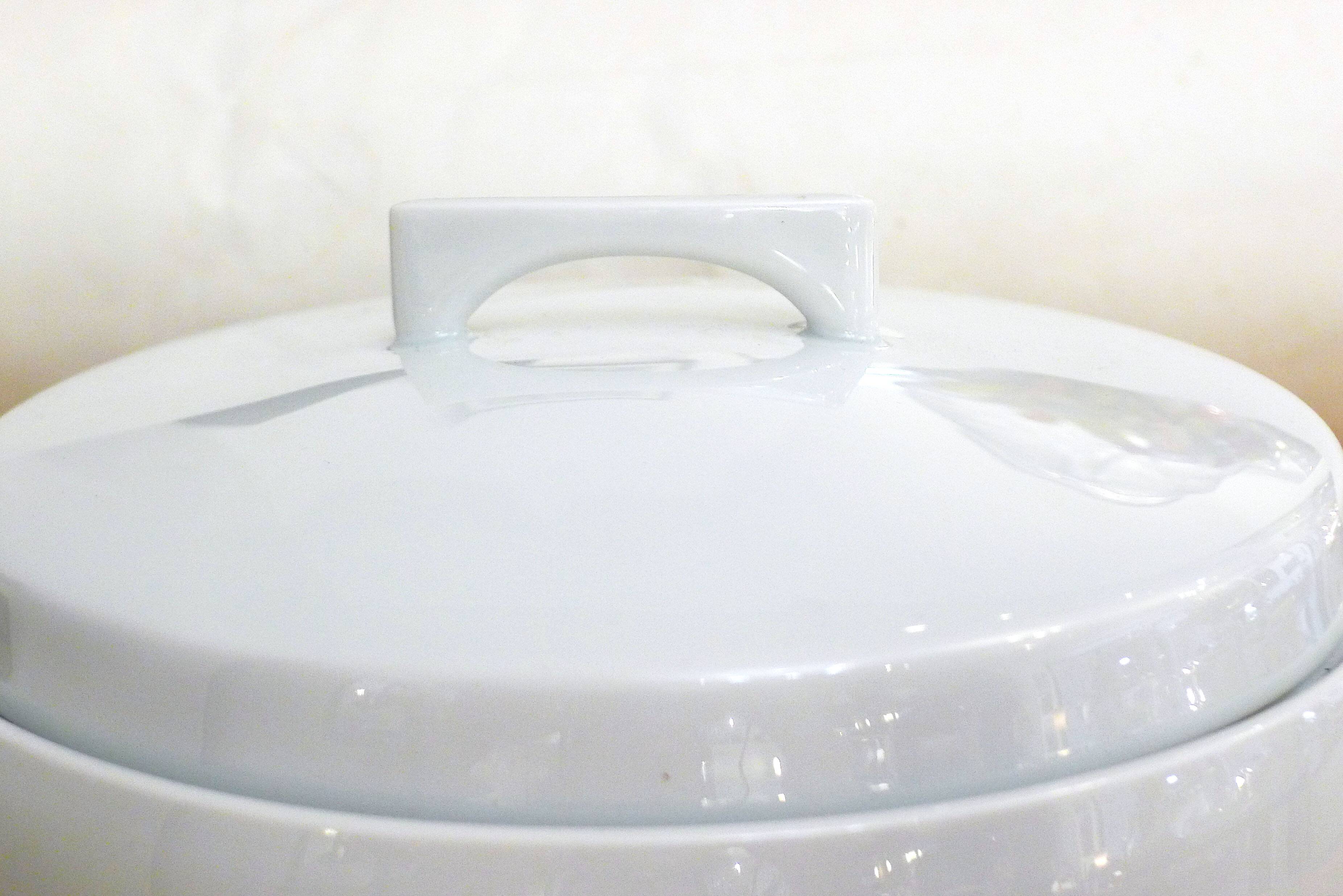 Vegetable dish Ariès design R.Loewy