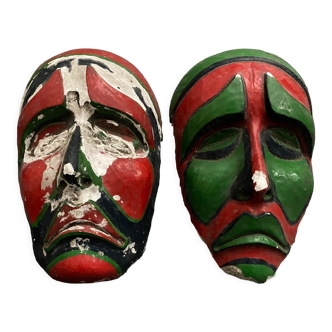 Pair of Africanist masks in plaster 1950 cubizing shape