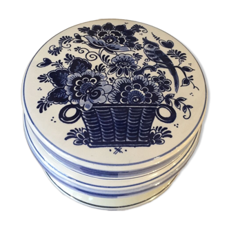 CANDY MAKER OR JEWELRY BOX IN CERAMIC DELFT HOLLAND ROMANTIC DECOR