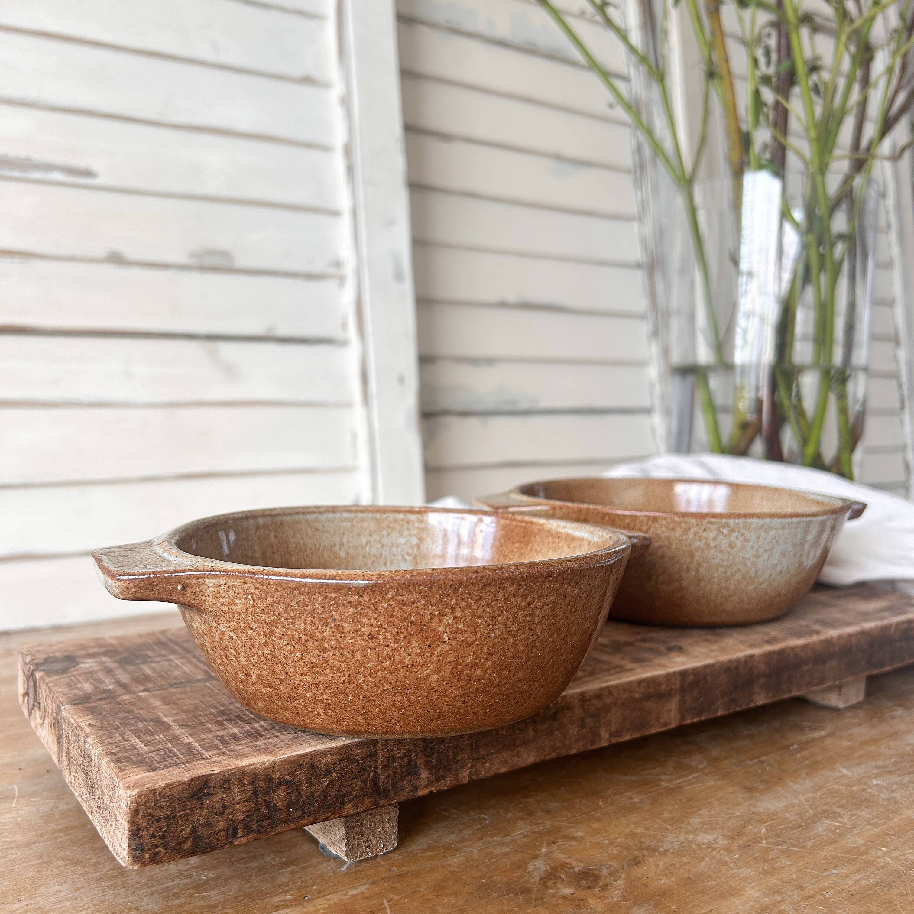 Set of 2 stoneware bowls