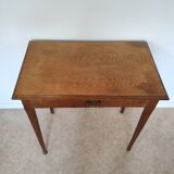 Spindle leg desk