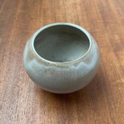 Mid-century German minimalist studio pottery vase by Hildegard and Peter Delius for Hamelner Kunsttöpferei, 1960s.