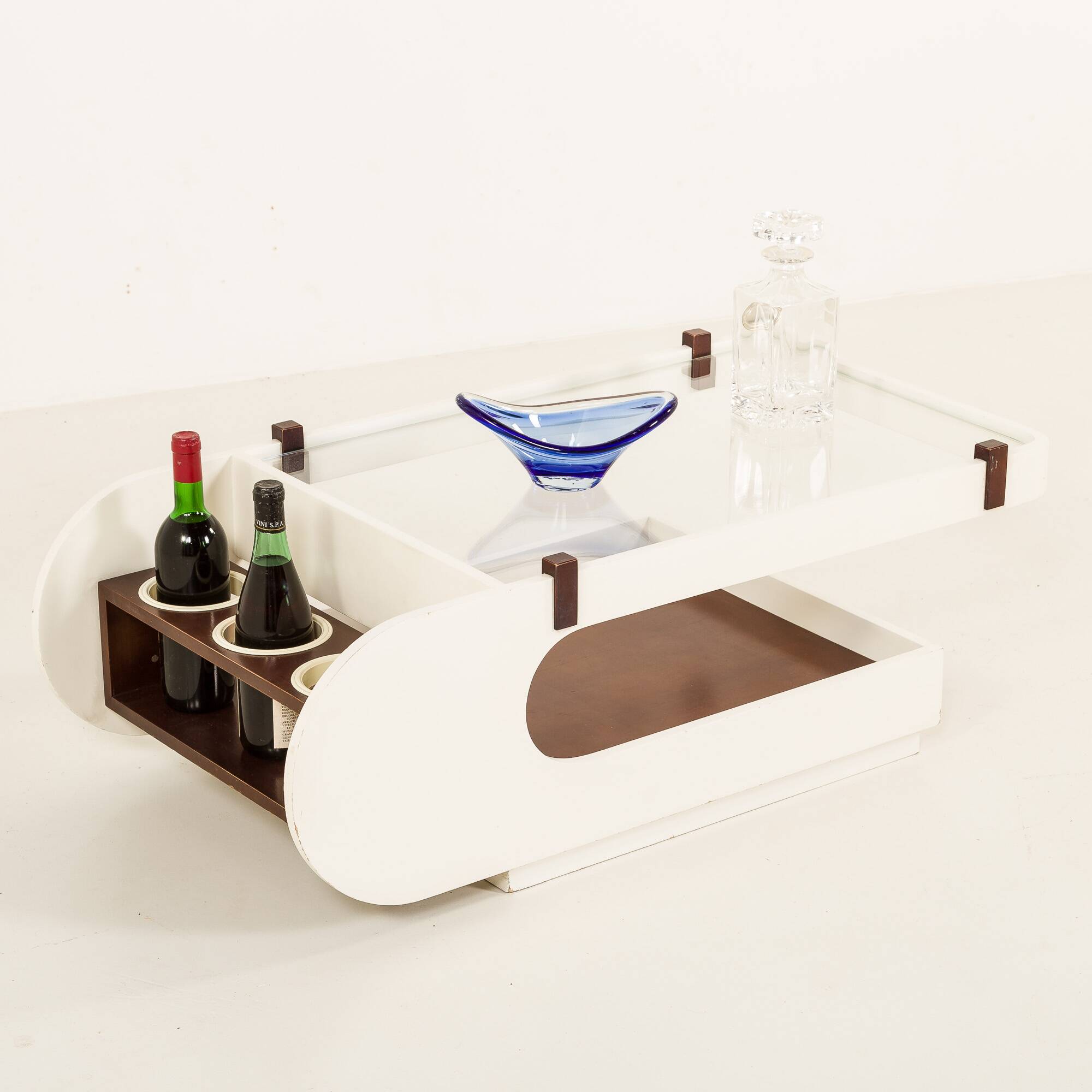 Table basse italienne avec un compartiment bar, années 1970.