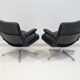 Paire de fauteuils de direction en cuir noir de Charles and Ray Eames