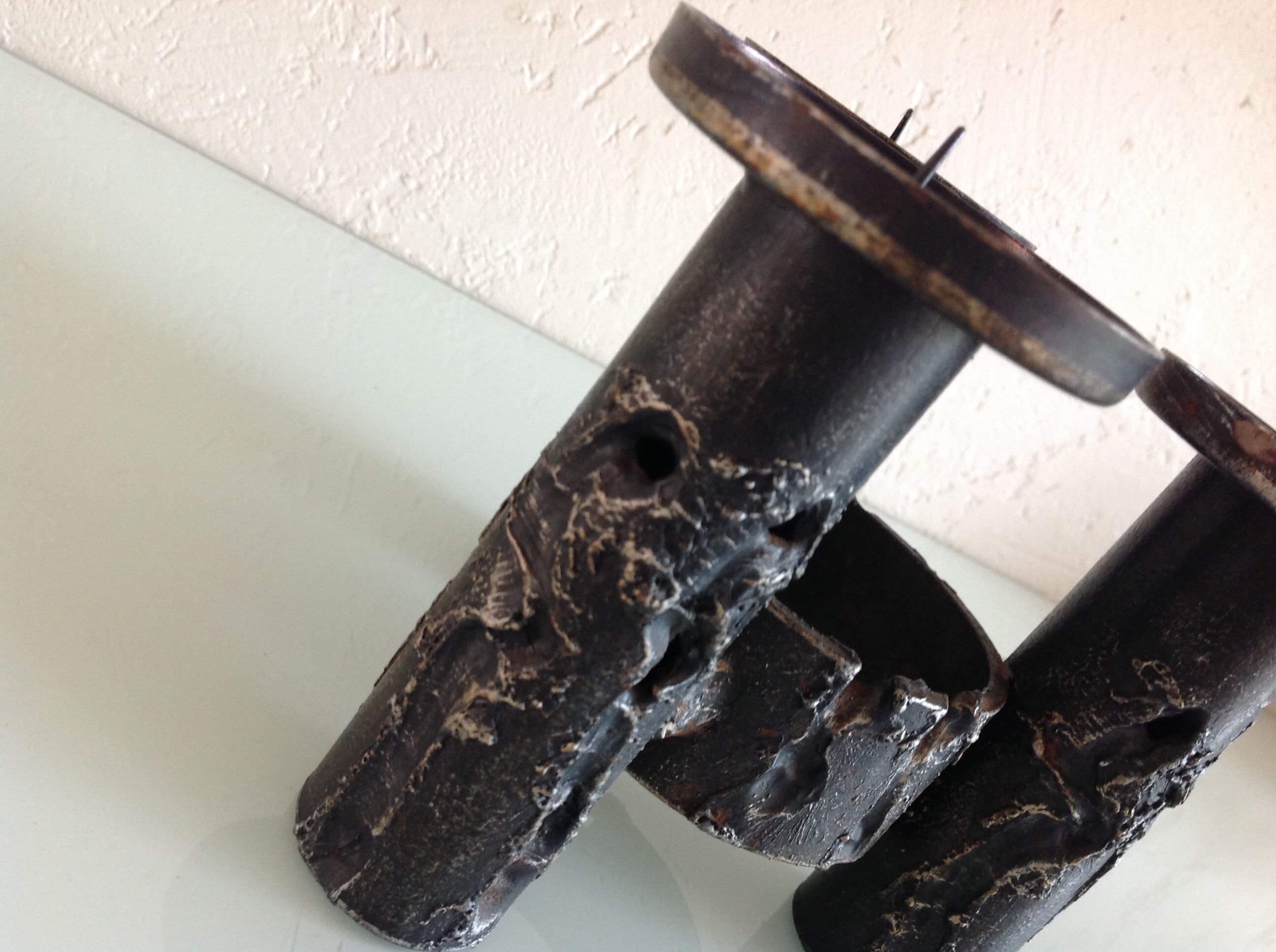 Brutalist candle holder tripod in black metal / vintage 60s-70s