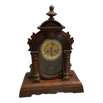 Wooden clock 1900: 2 holes chime the hours and half-hours