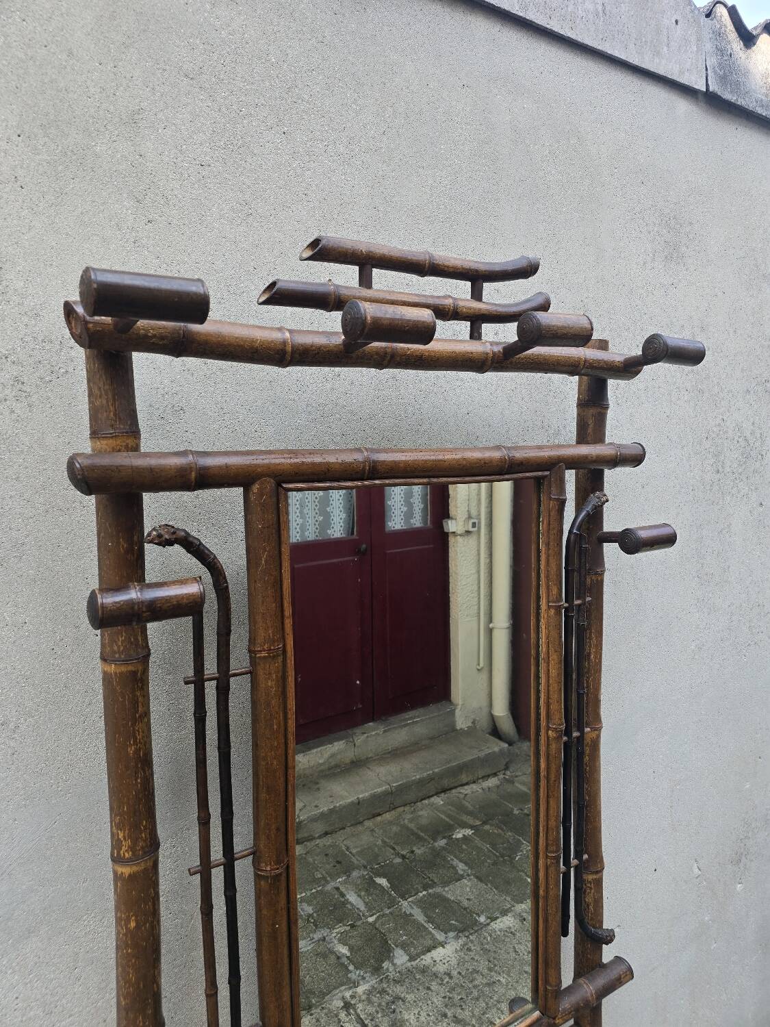 Vestiaire en bambou teinté avec miroir et porte-parapluies – 1920