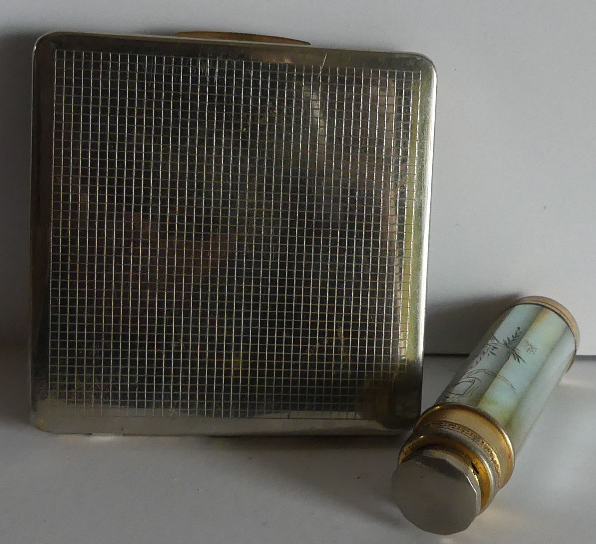 Duo powder & spray in painted mother-of-pearl