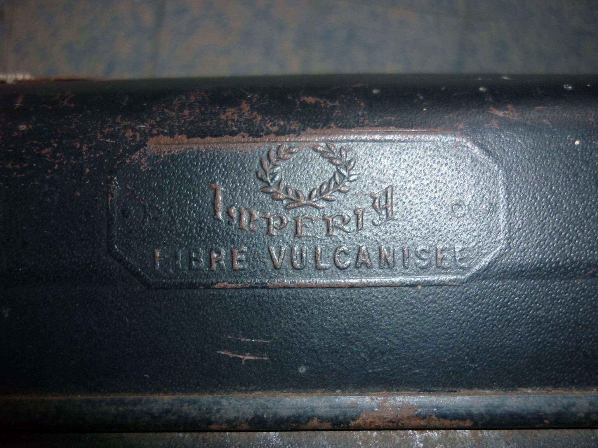 Black suitcase Imperia vulcanized fiber