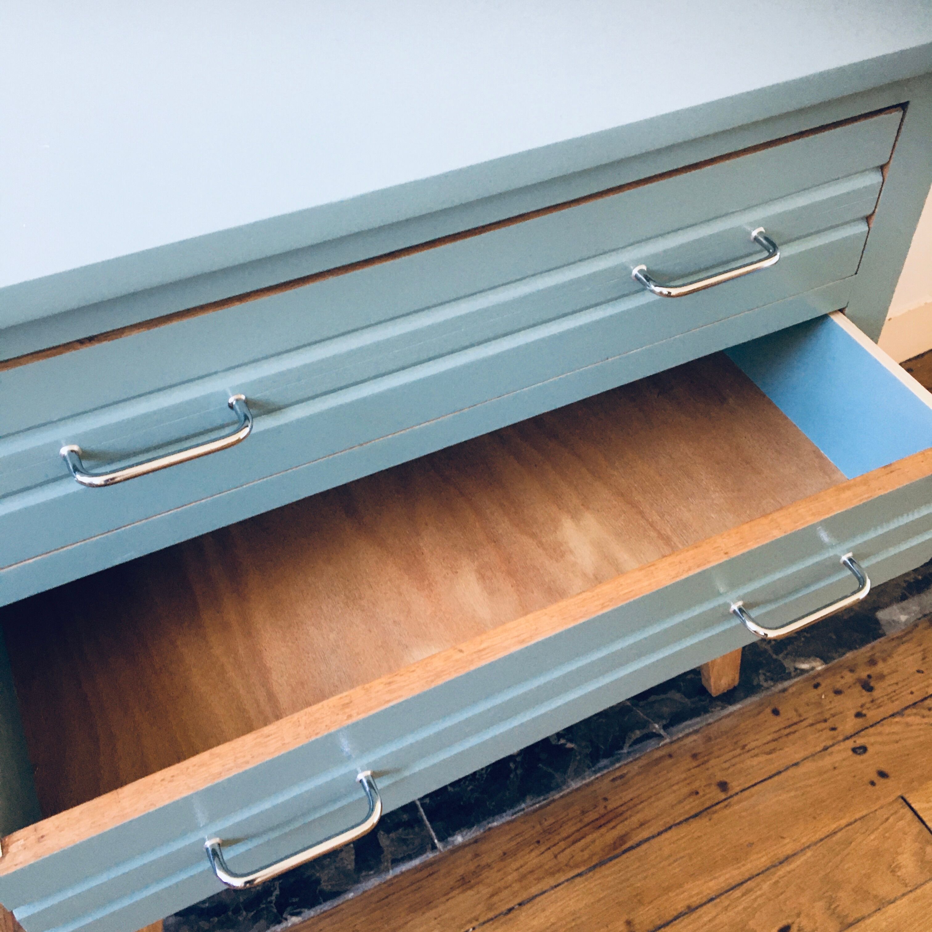Vintage chest of drawers