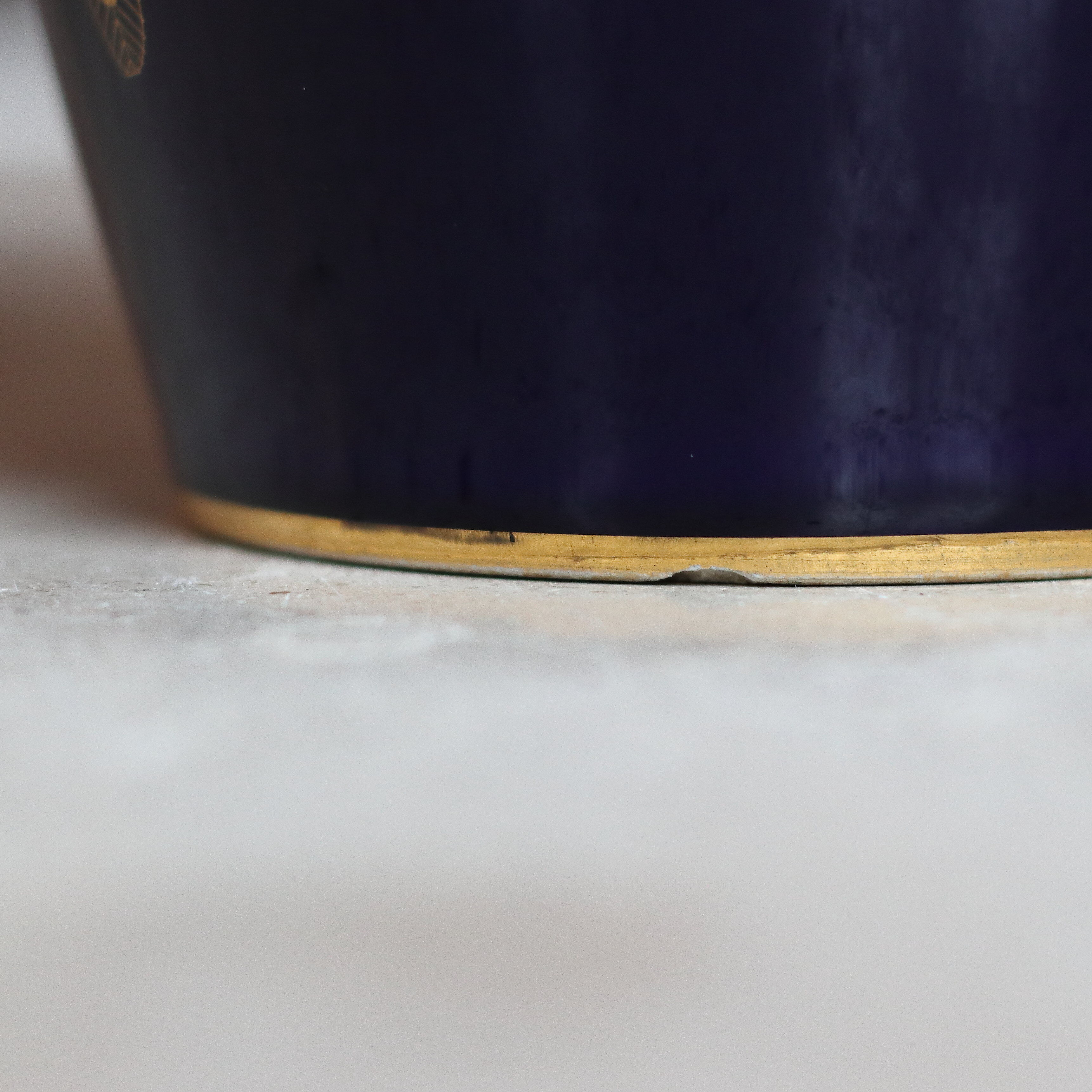 Vase in blue porcelain of Sèvres early twentieth century, 48 cm