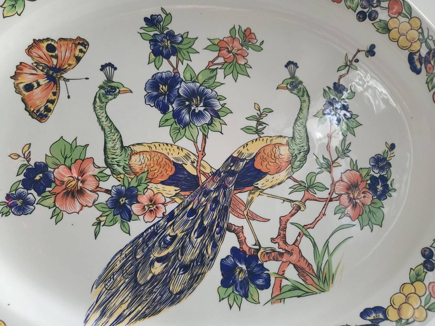 Oval porcelain dish
