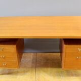 Large flat design desk