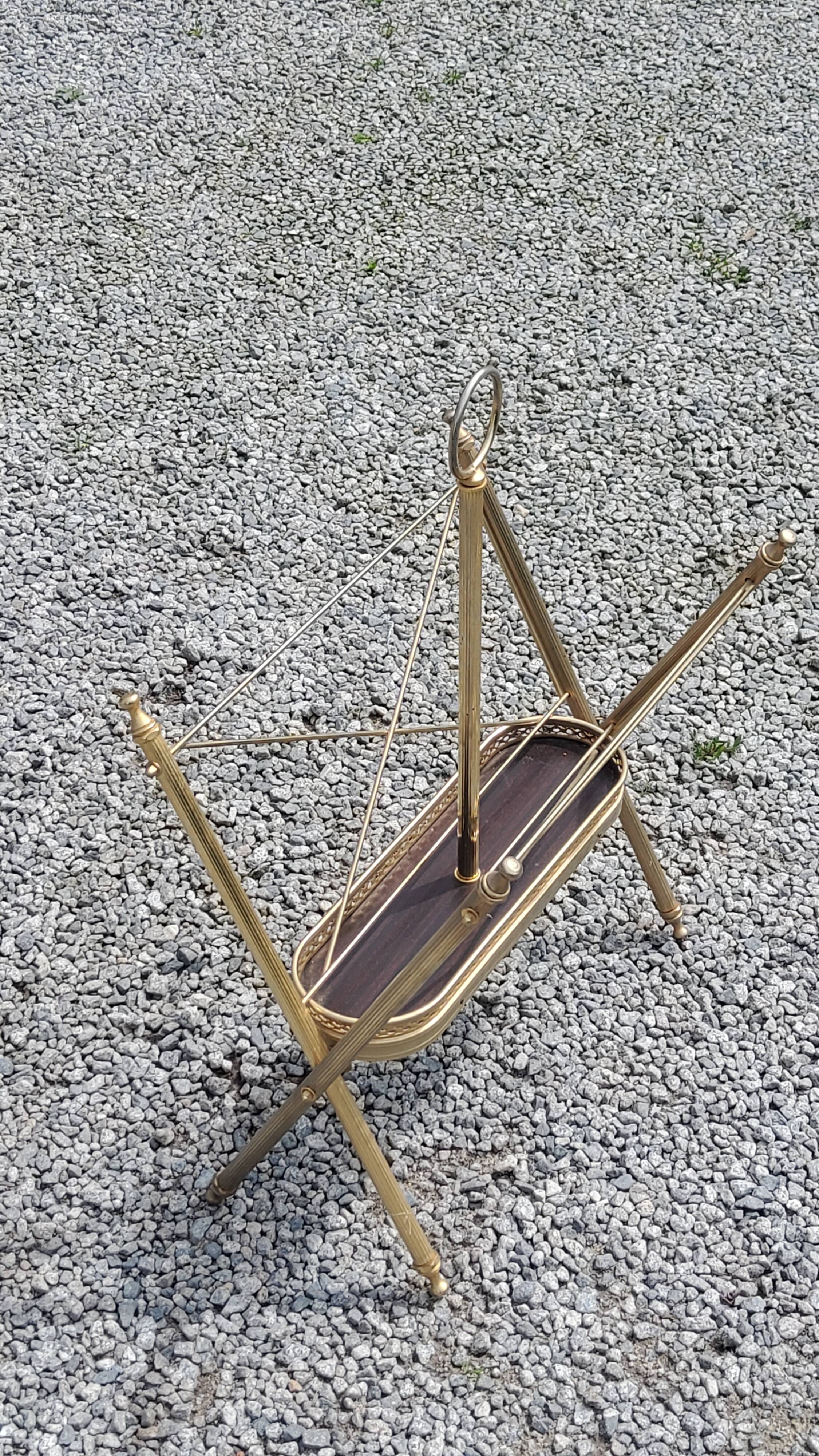 Vintage magazine rack from the 60s in neo-classical style in gold metal and mahogany