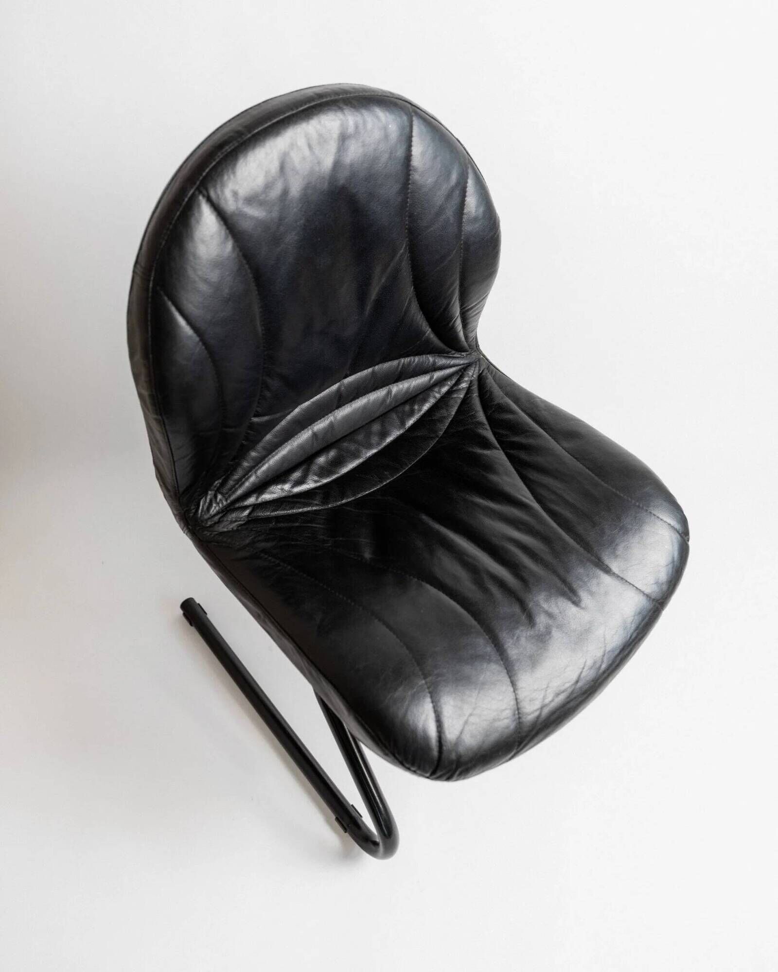 Vintage black leather cantilever chair with metal frame – 1980s Italian design