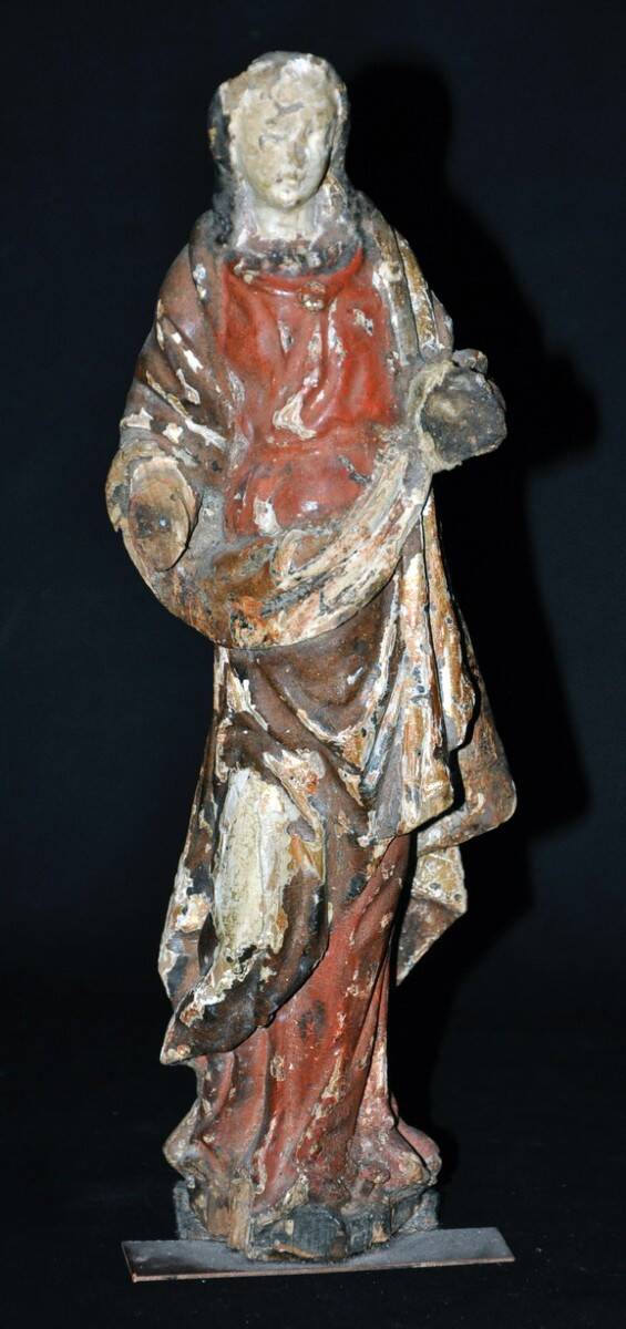 Sculpture en bois polychrome représentant la Vierge, XVIIe siècle
