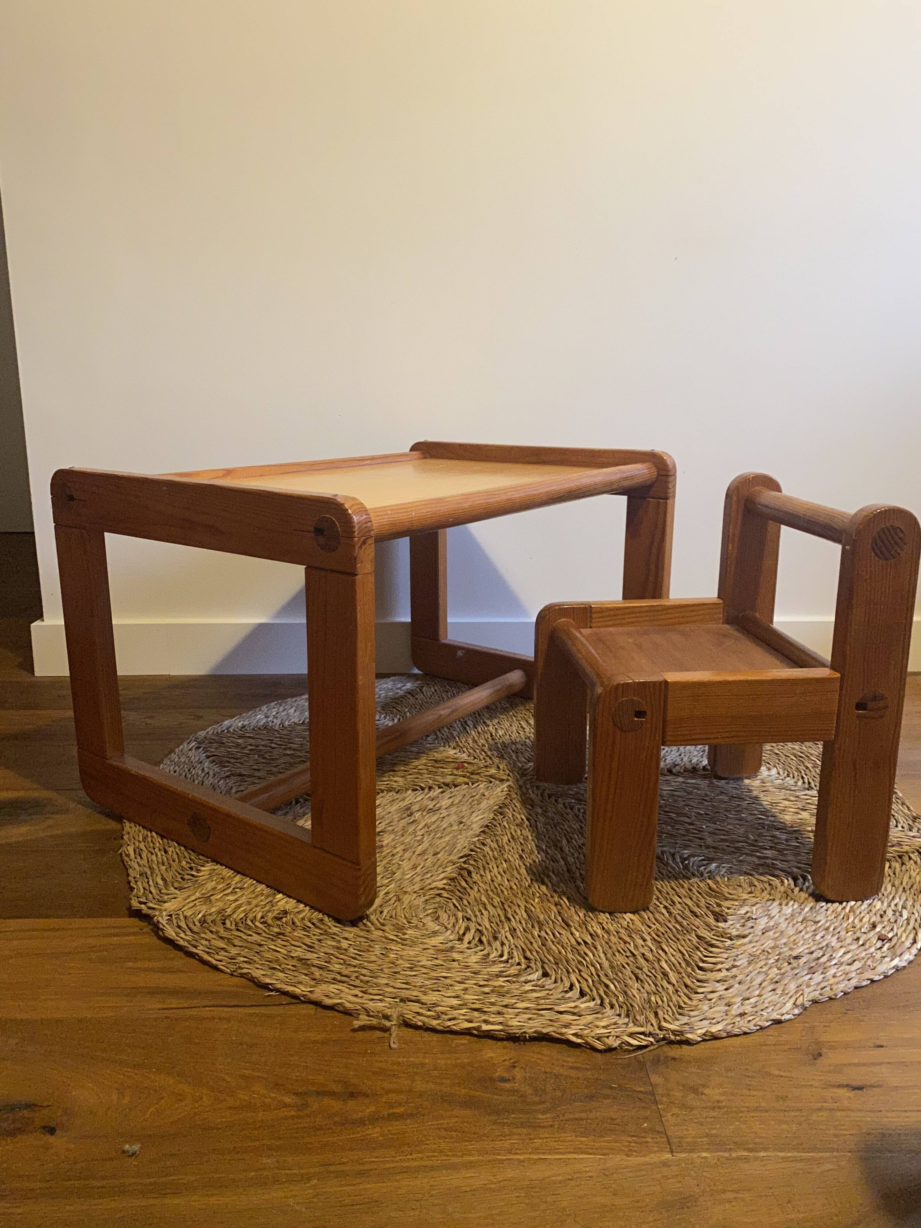 Children's desk and its wooden seat from the 80s