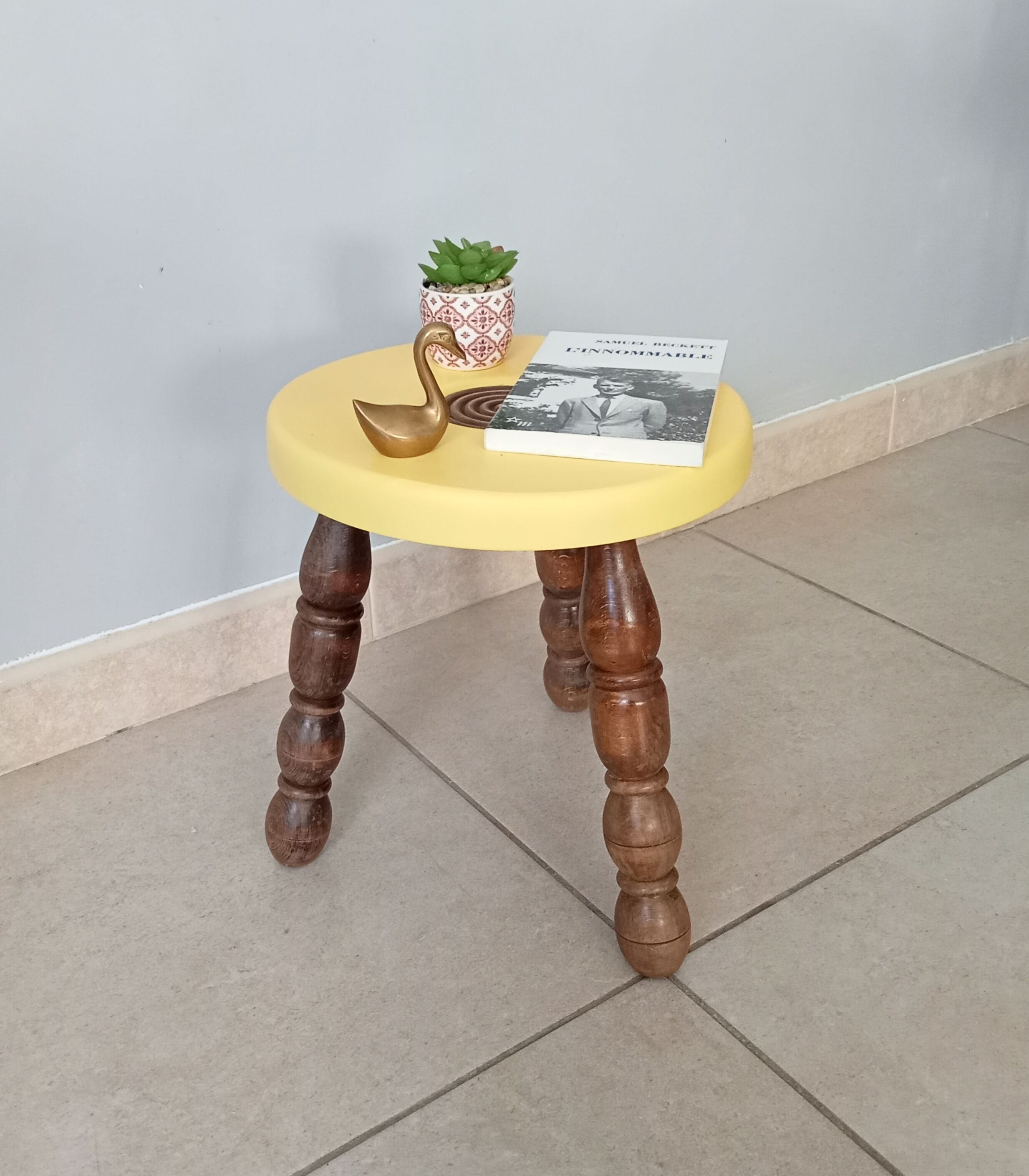 Vintage tripod stool 50s/60s