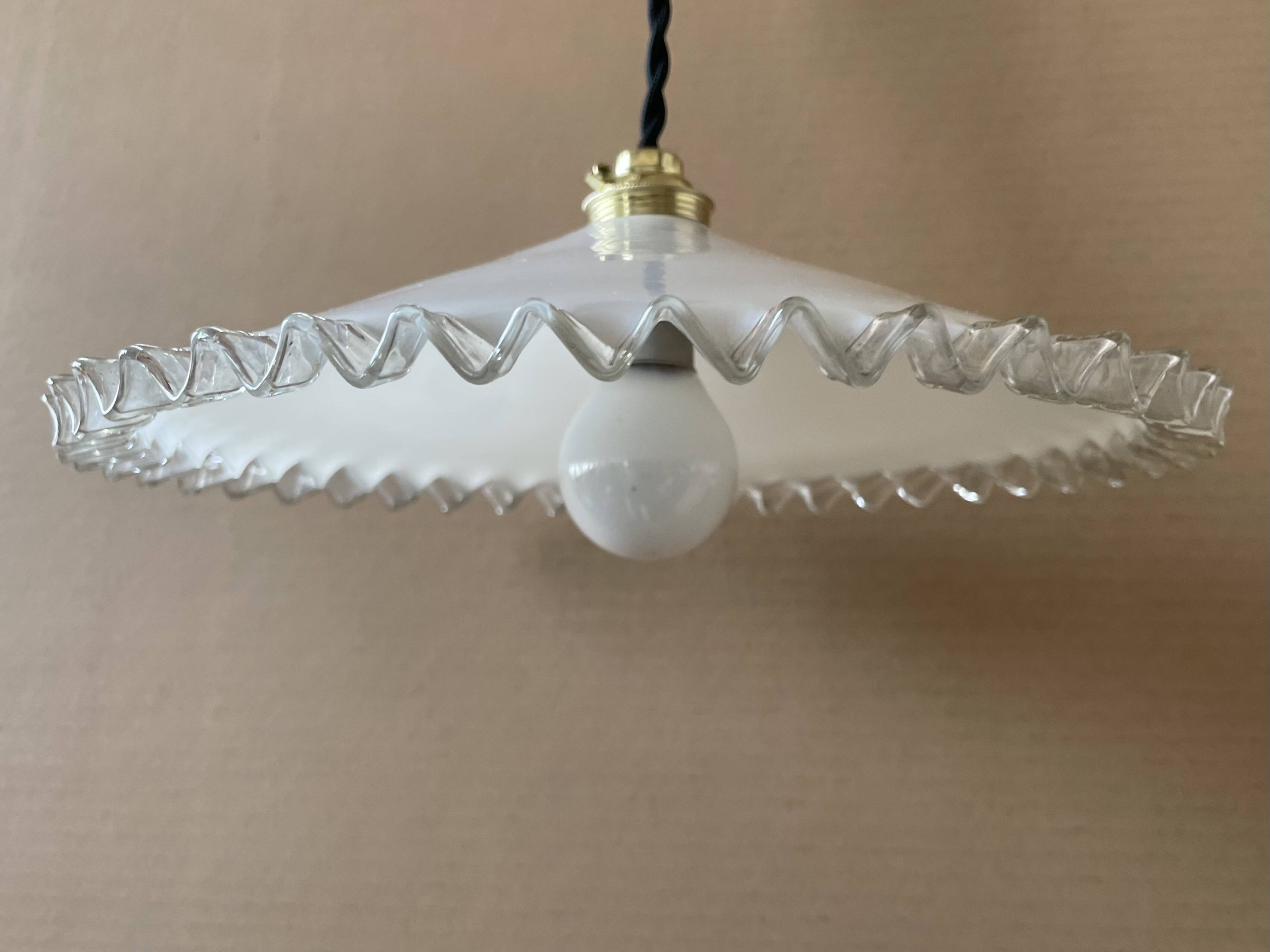 Suspension opaline ancienne
