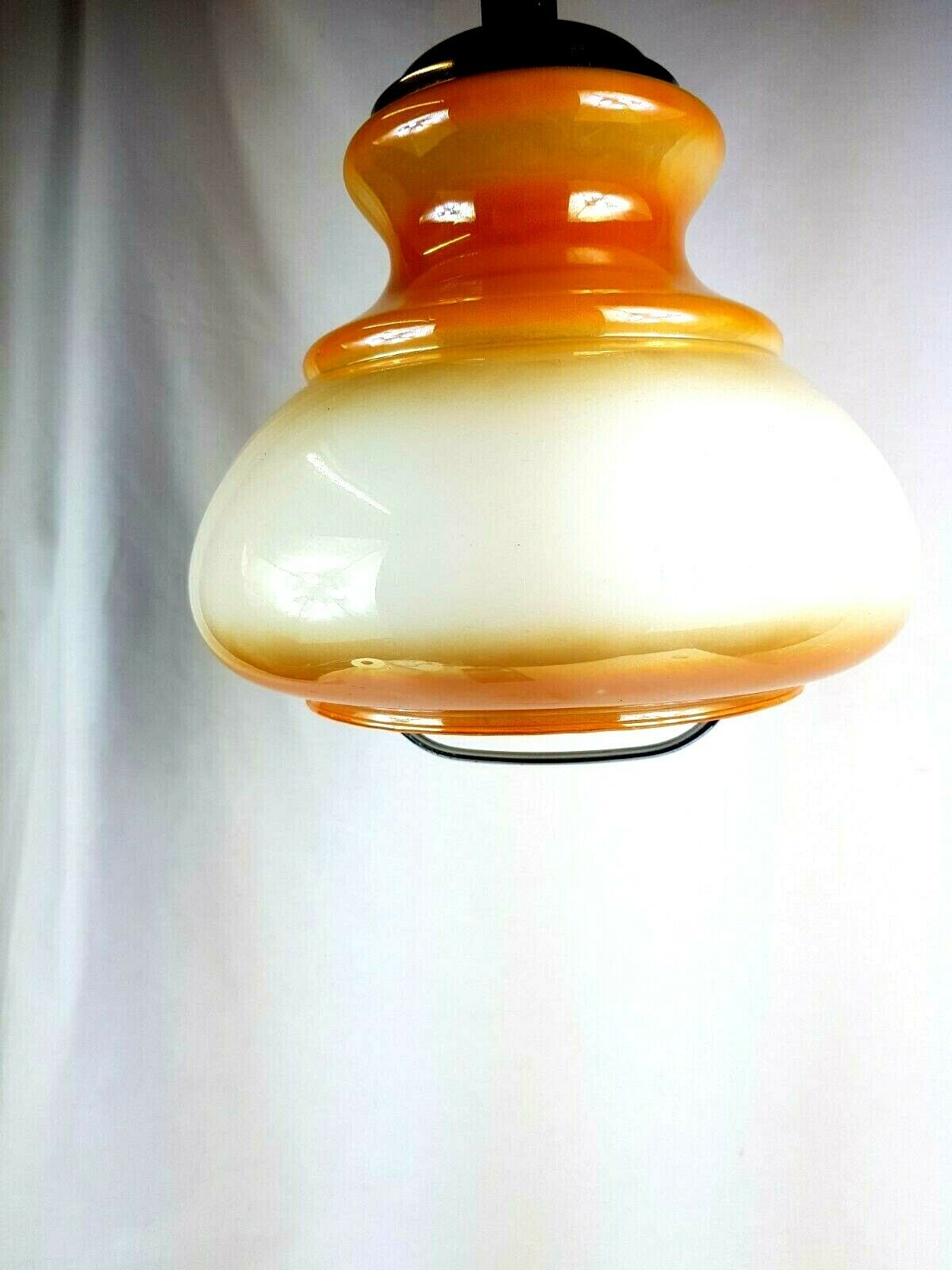 Suspension opaline goes up and down 60-70 signed Silent Italy.