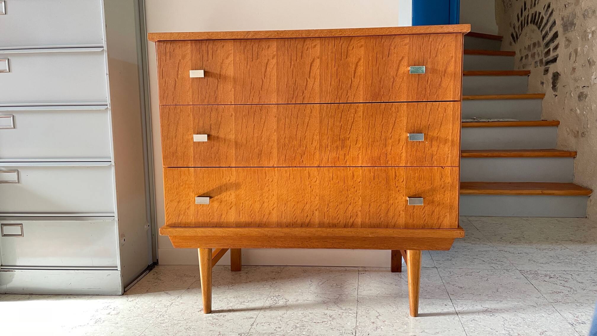 Vintage design geometric chest