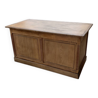 1900 double-sided oak counter with drawers