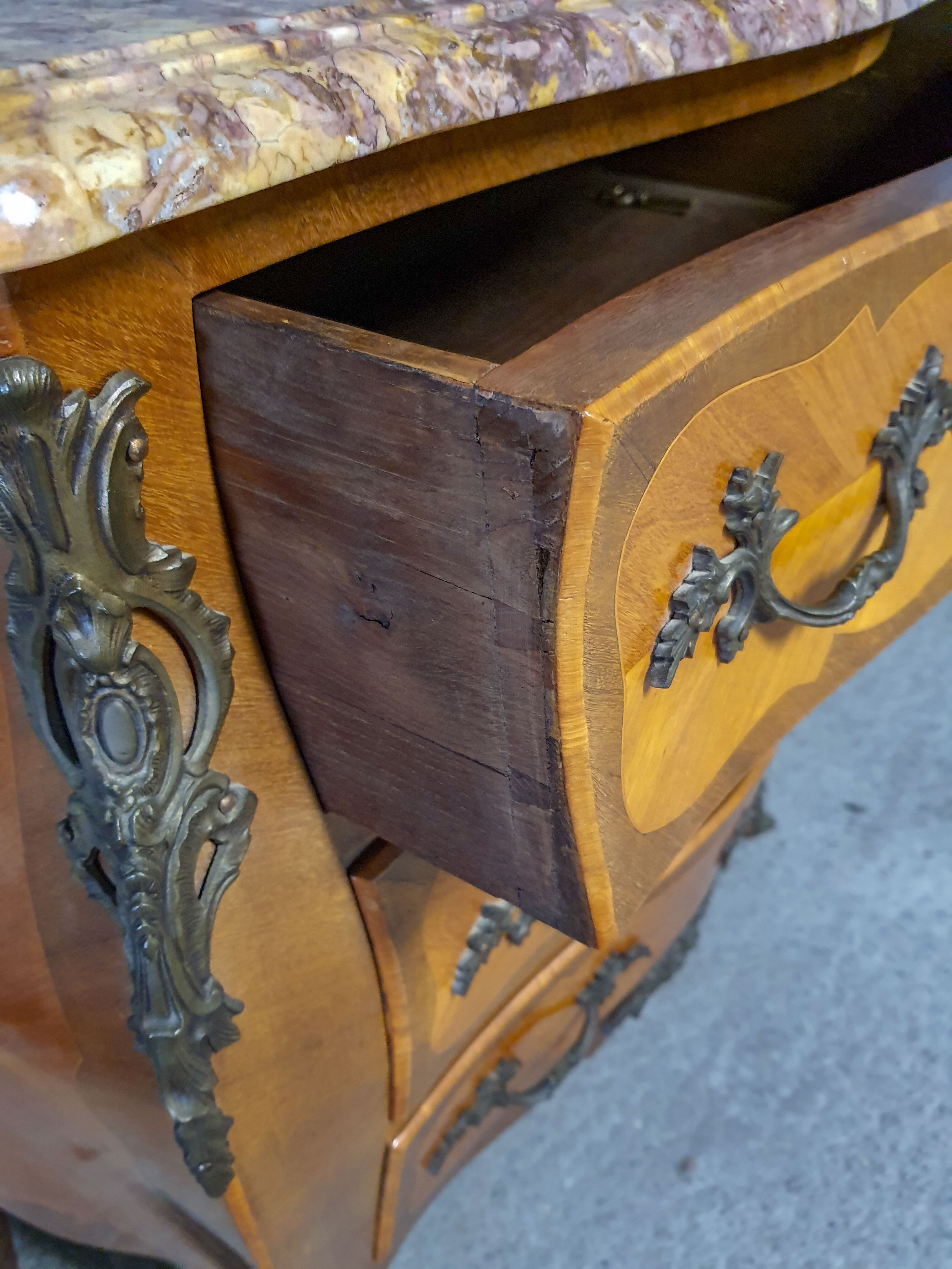 Small Louis XV dresser in marquetry and pink marble