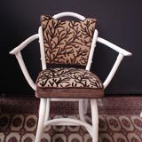 4 white rattan chairs