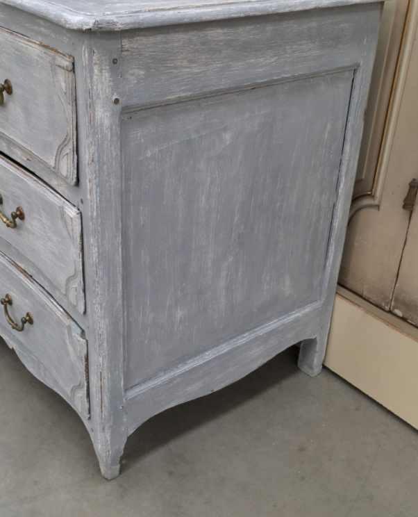 The 18th century Provencal painted Dresser