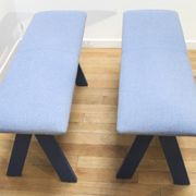 Paire de bancs design Peak Bench, Johanson