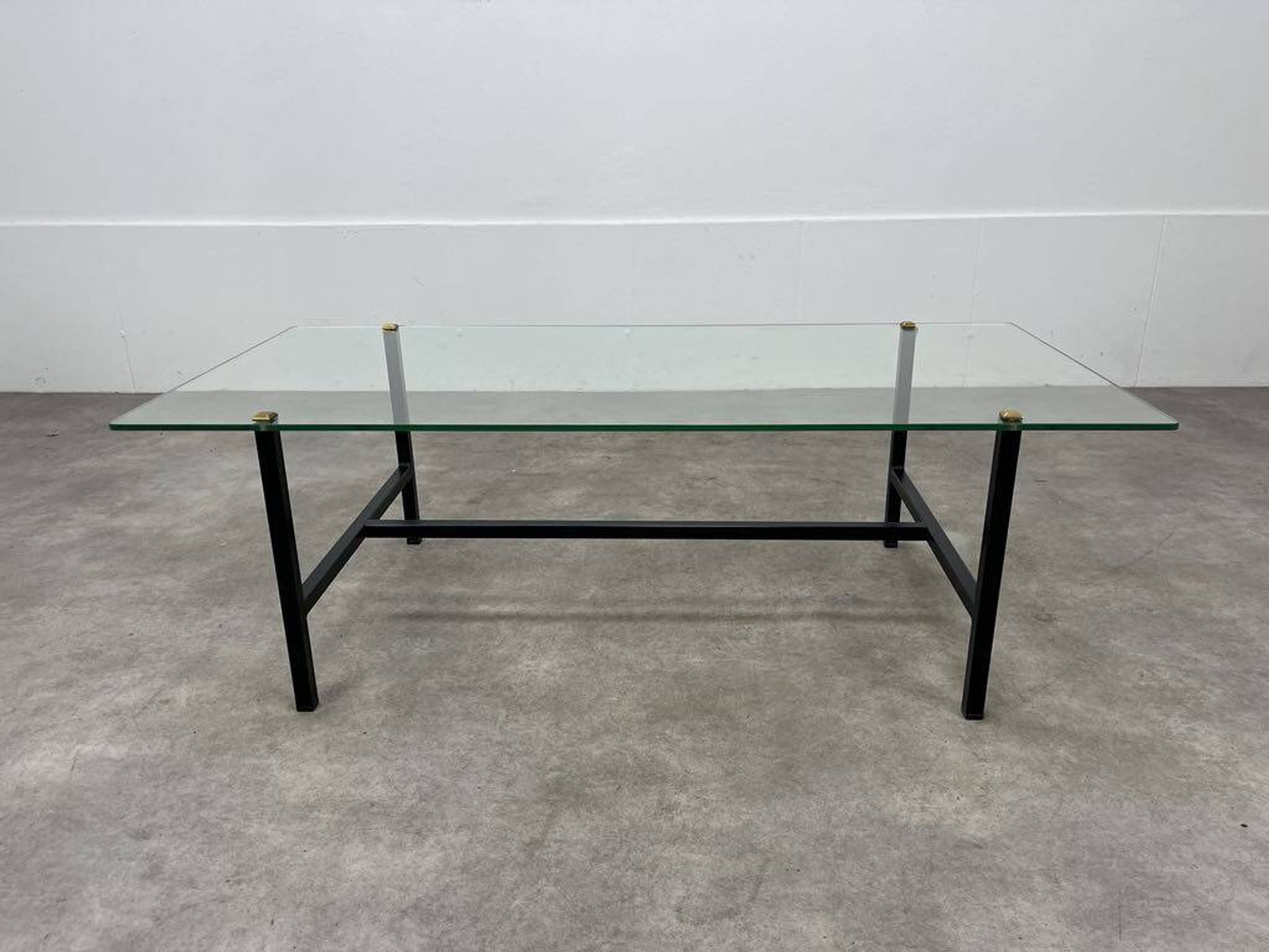 Table basse années 50 verre et métal noir