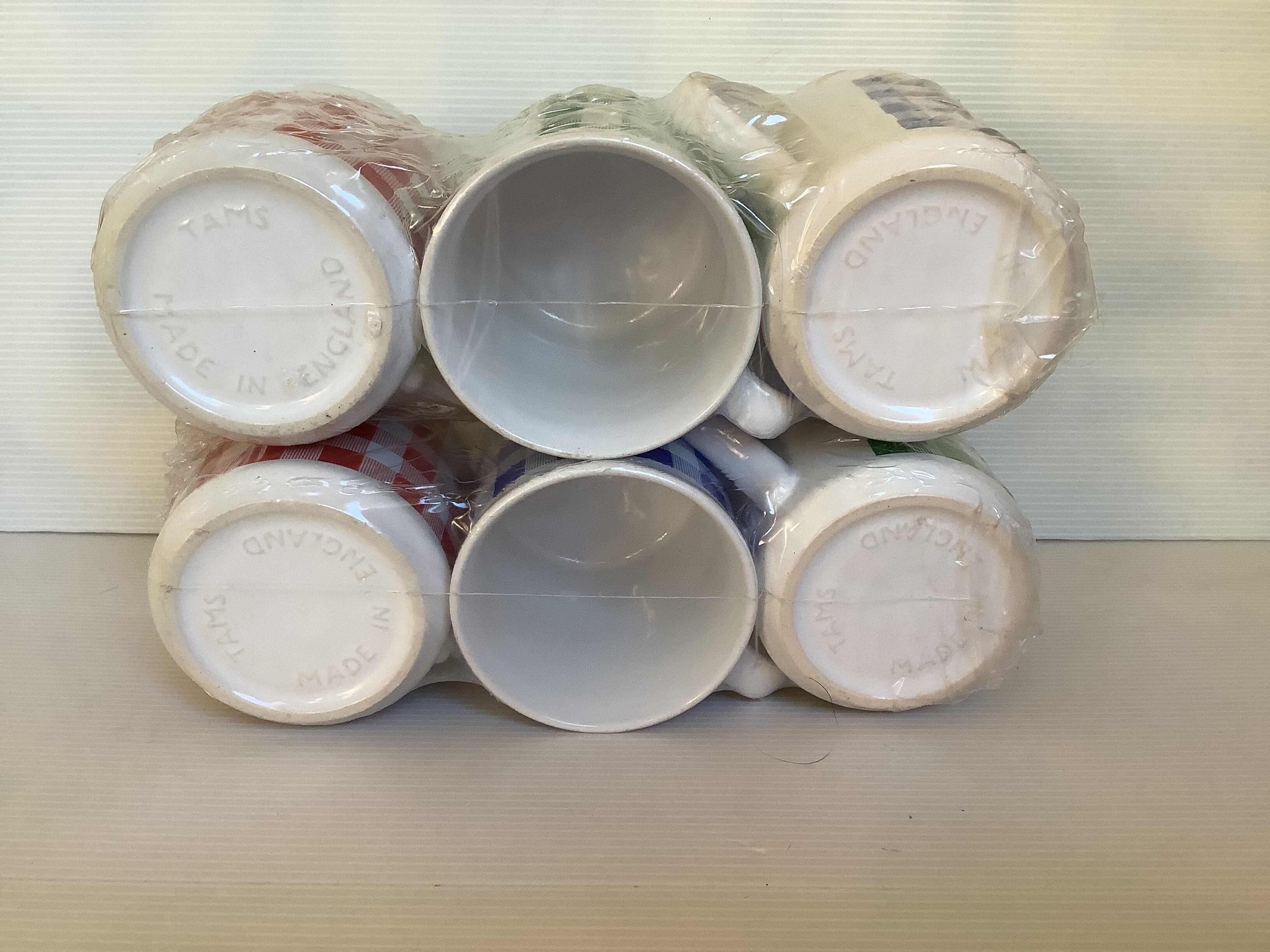6 Tams England checkered mug cups
