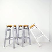 Ensemble de 3 tabourets de bar en jonc avec cadre en bois