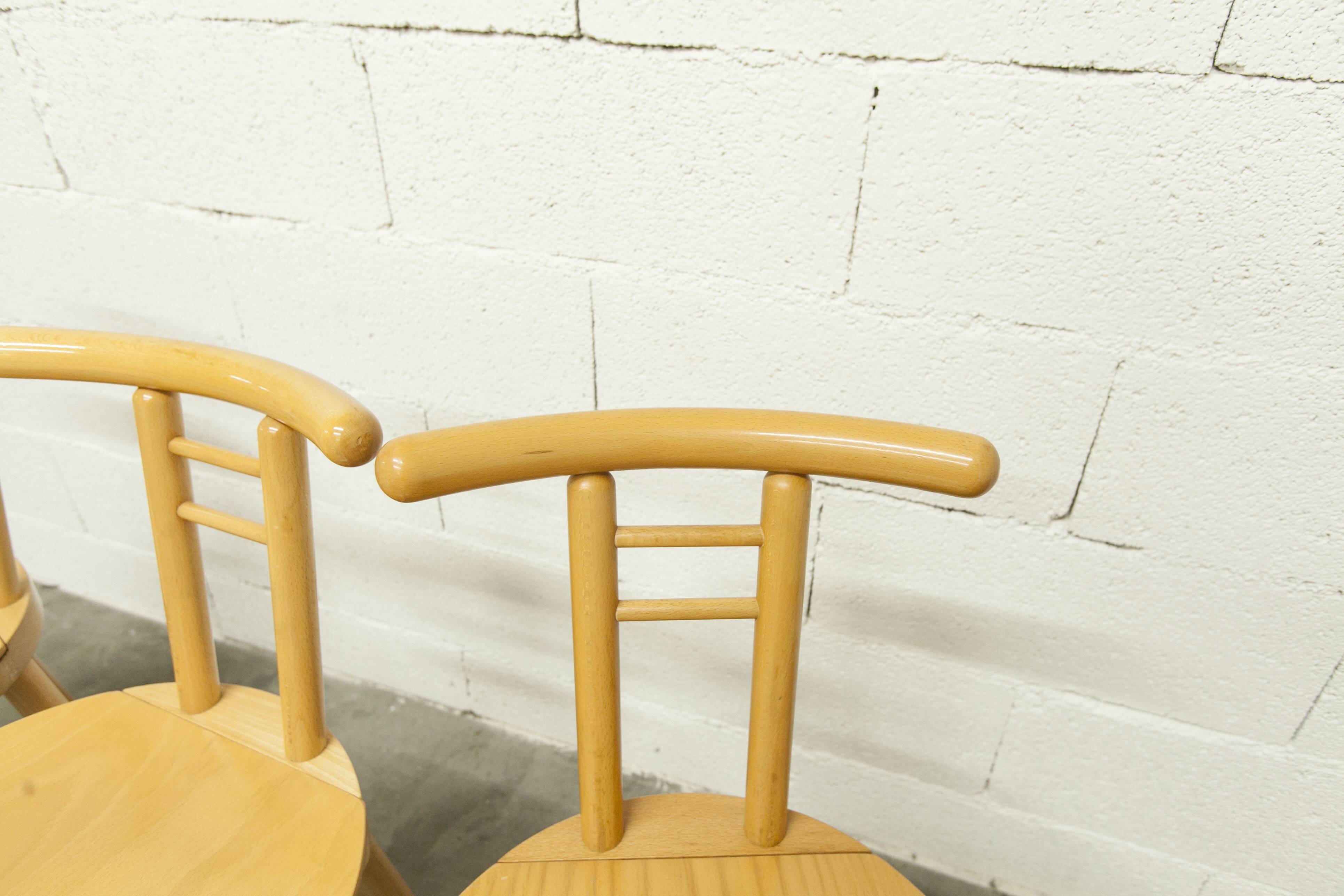 Set of 3 minimalist chairs in light wood, 1980s Italy