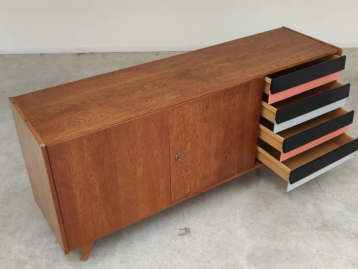 U-460 pink sideboard by Jiri Jiroutek for Interier Praha 60's