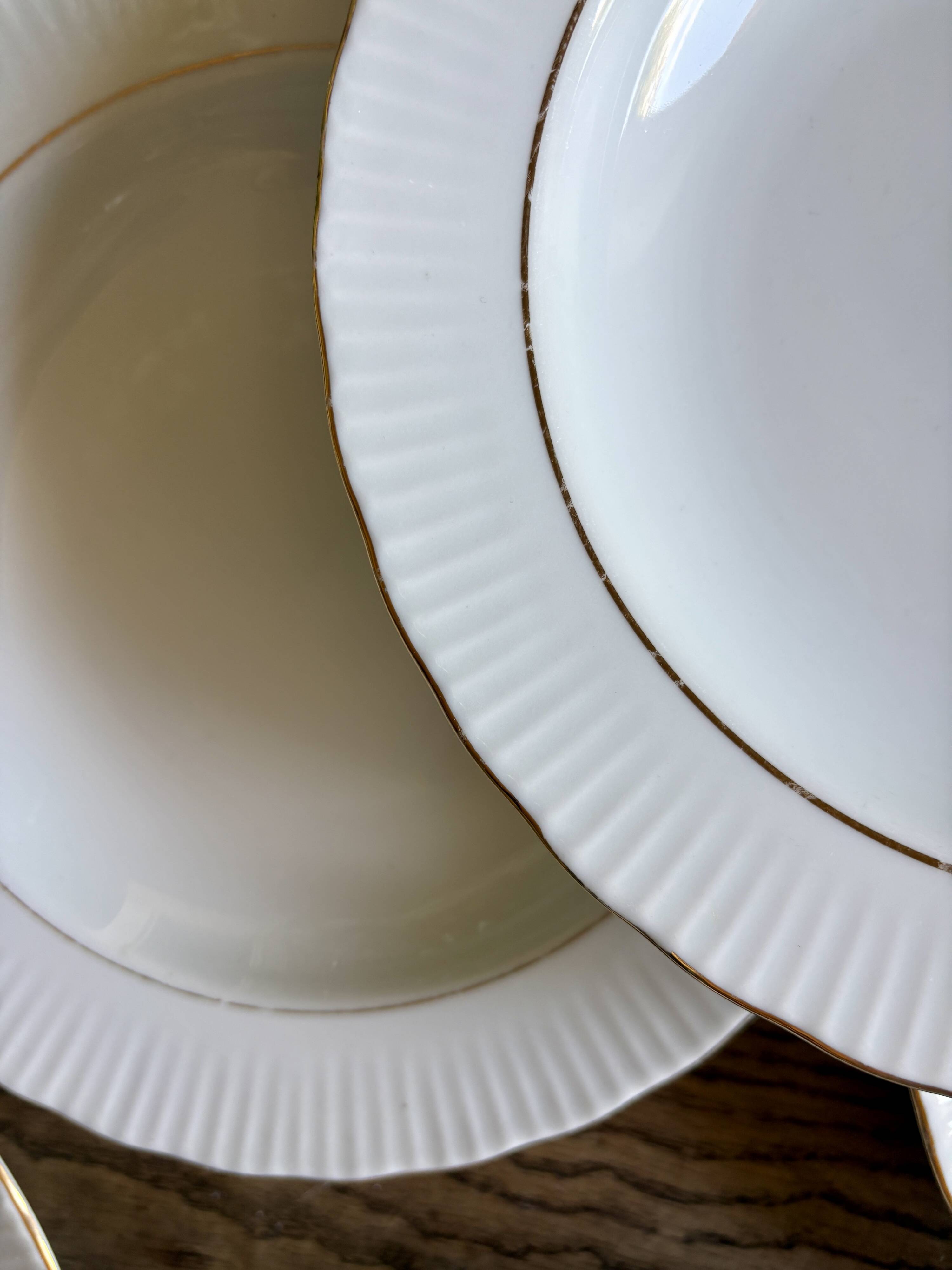 Set of 8 vintage deep plates in German porcelain.