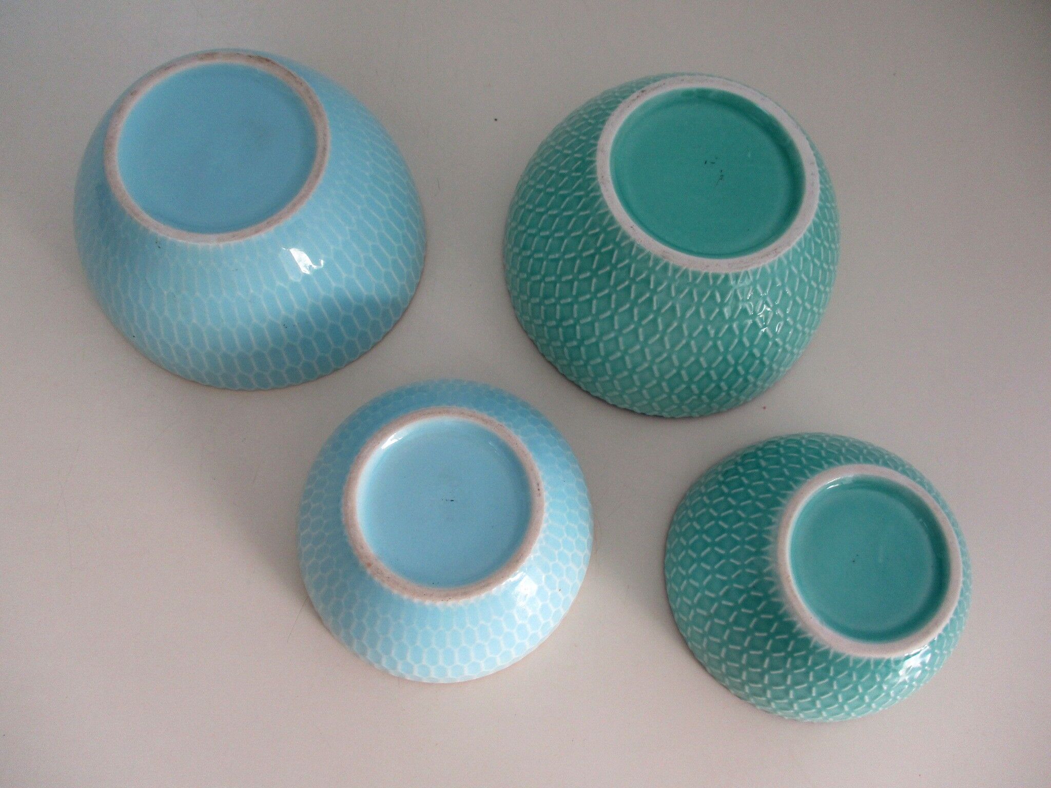 Set of 8 ceramic bowls