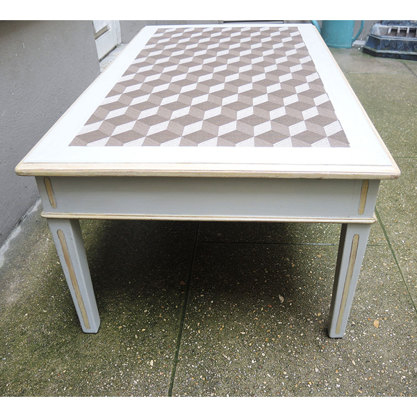 Table basse repeinte gris clair plateau damier Selency Table basse repeinte gris clair plateau damier Selency