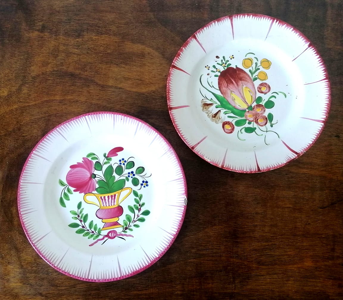 Pair of earthenware plates Les Islettes XIXth century