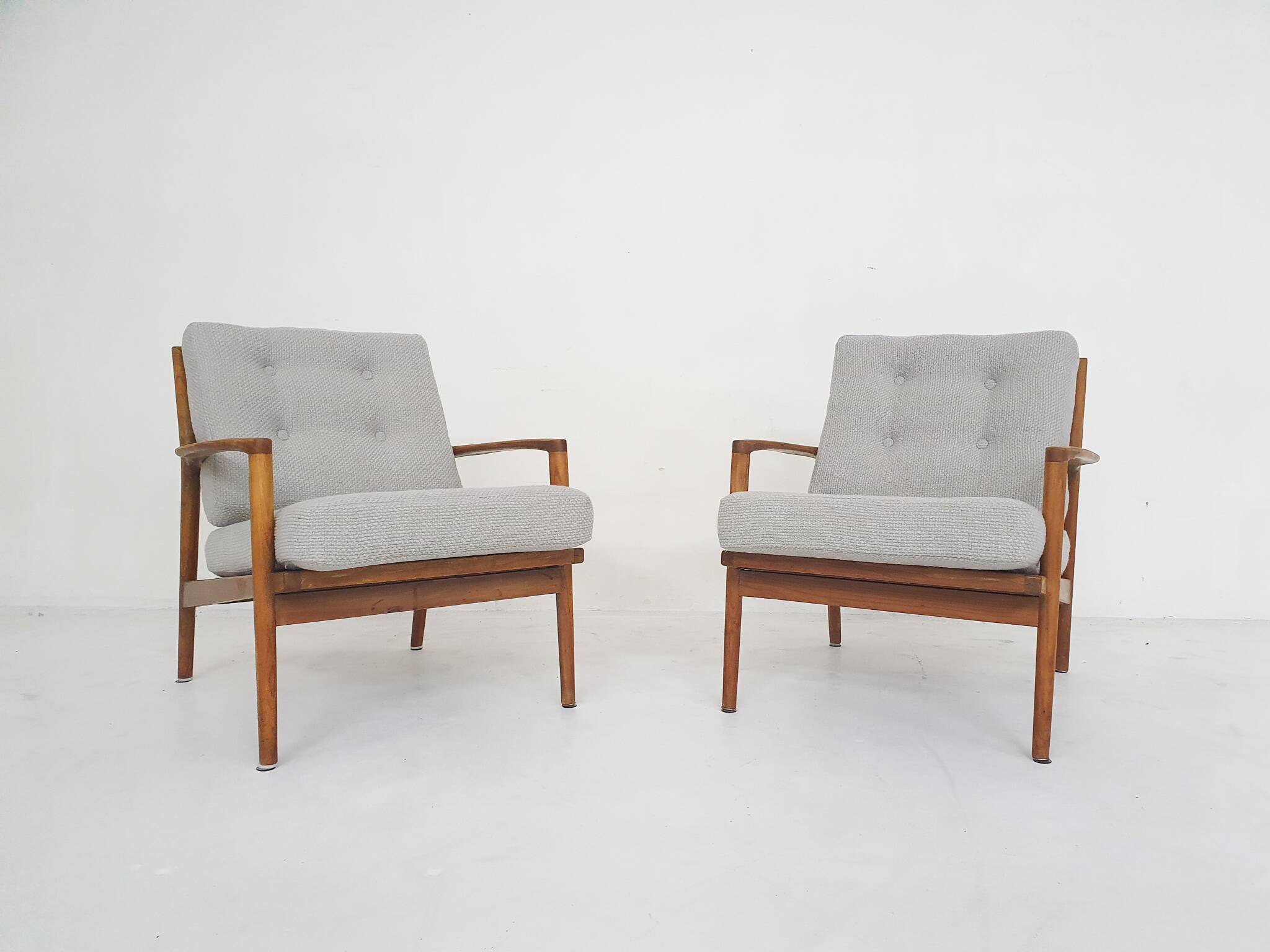 Solid oak antique dining chairs, with hand carved back rests. The chairs have no screws only wooden