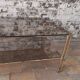 Table basse double plateau vintage en laiton et verre fumé – Années 70