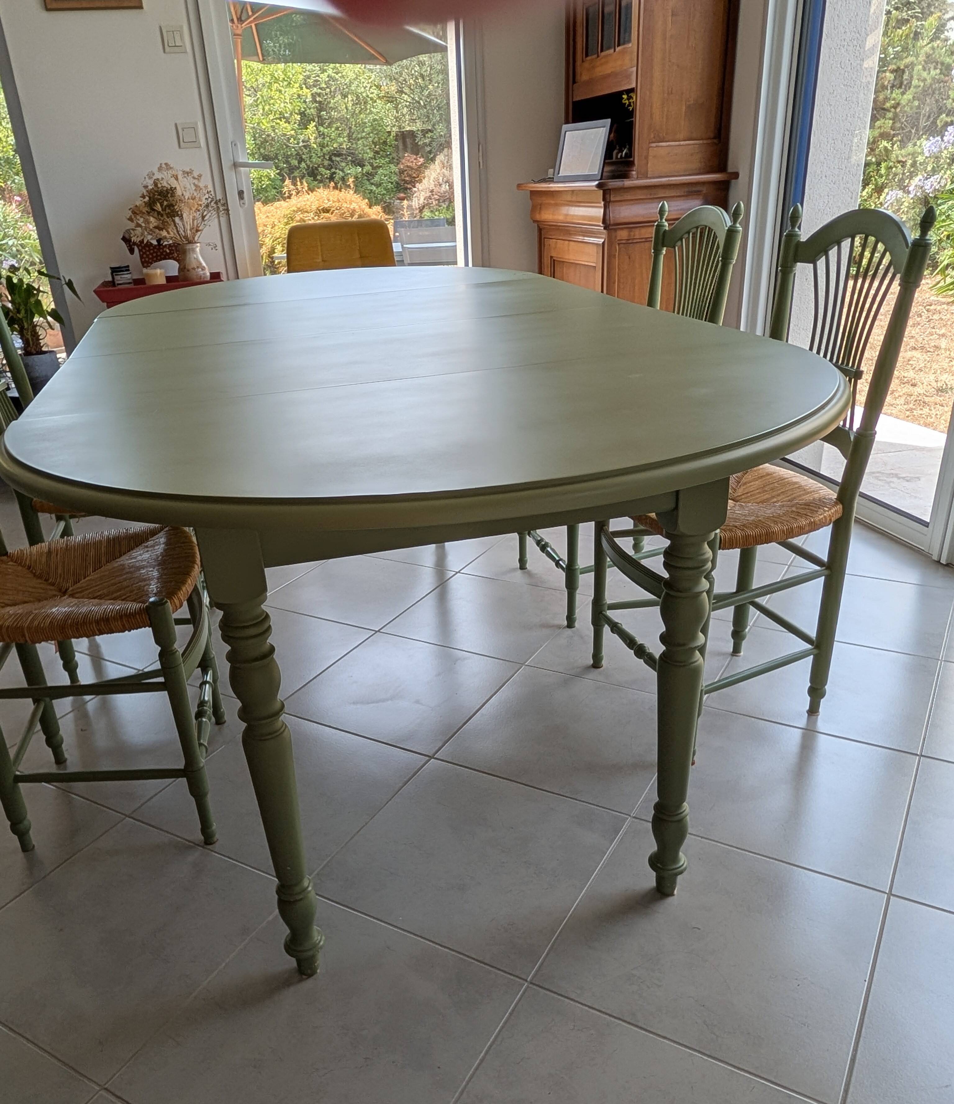 wooden table brand "Un Jardin en Plus", model Giverny
