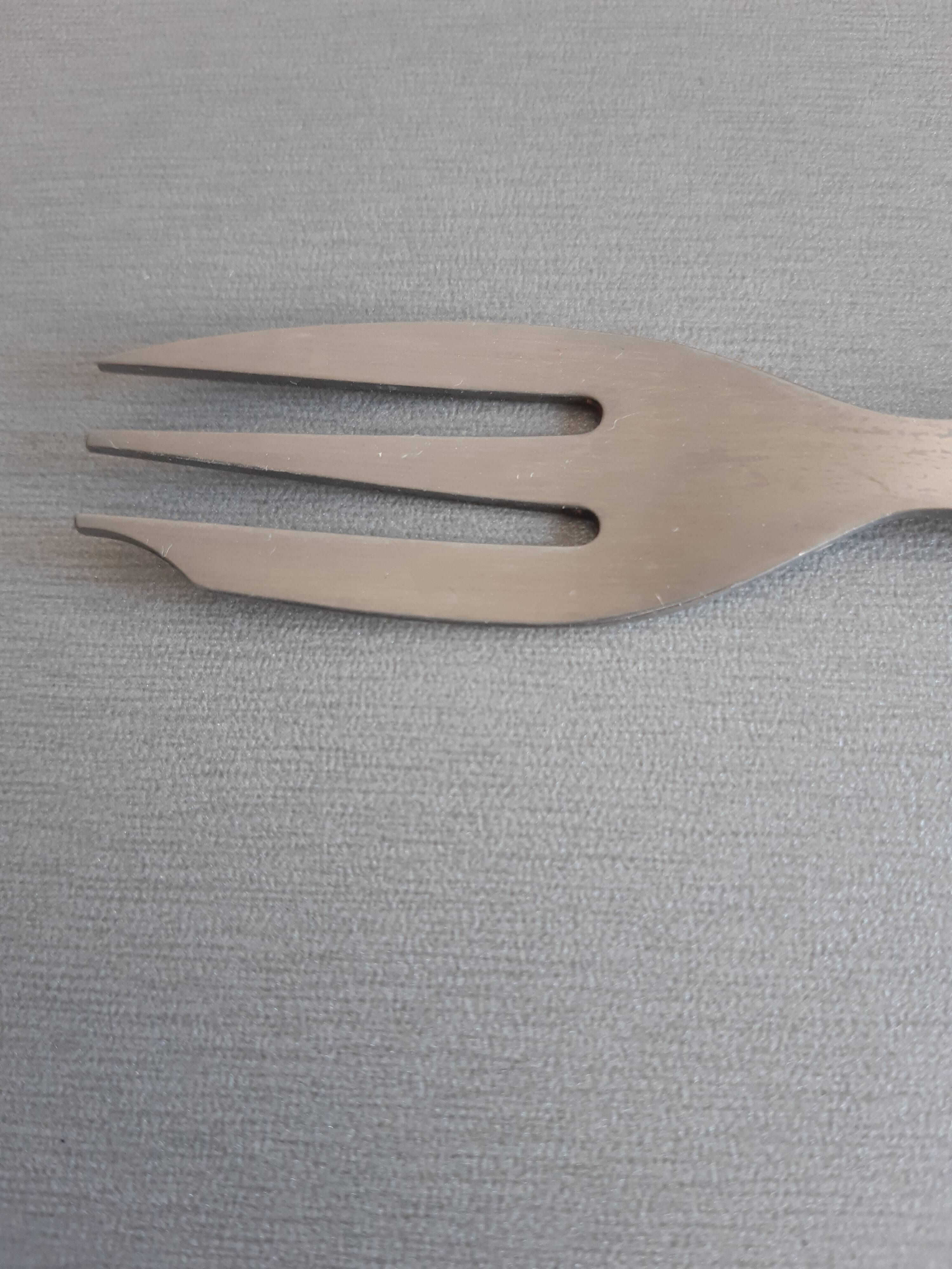 Ivory bakelite handle dessert forks. pack of 12
