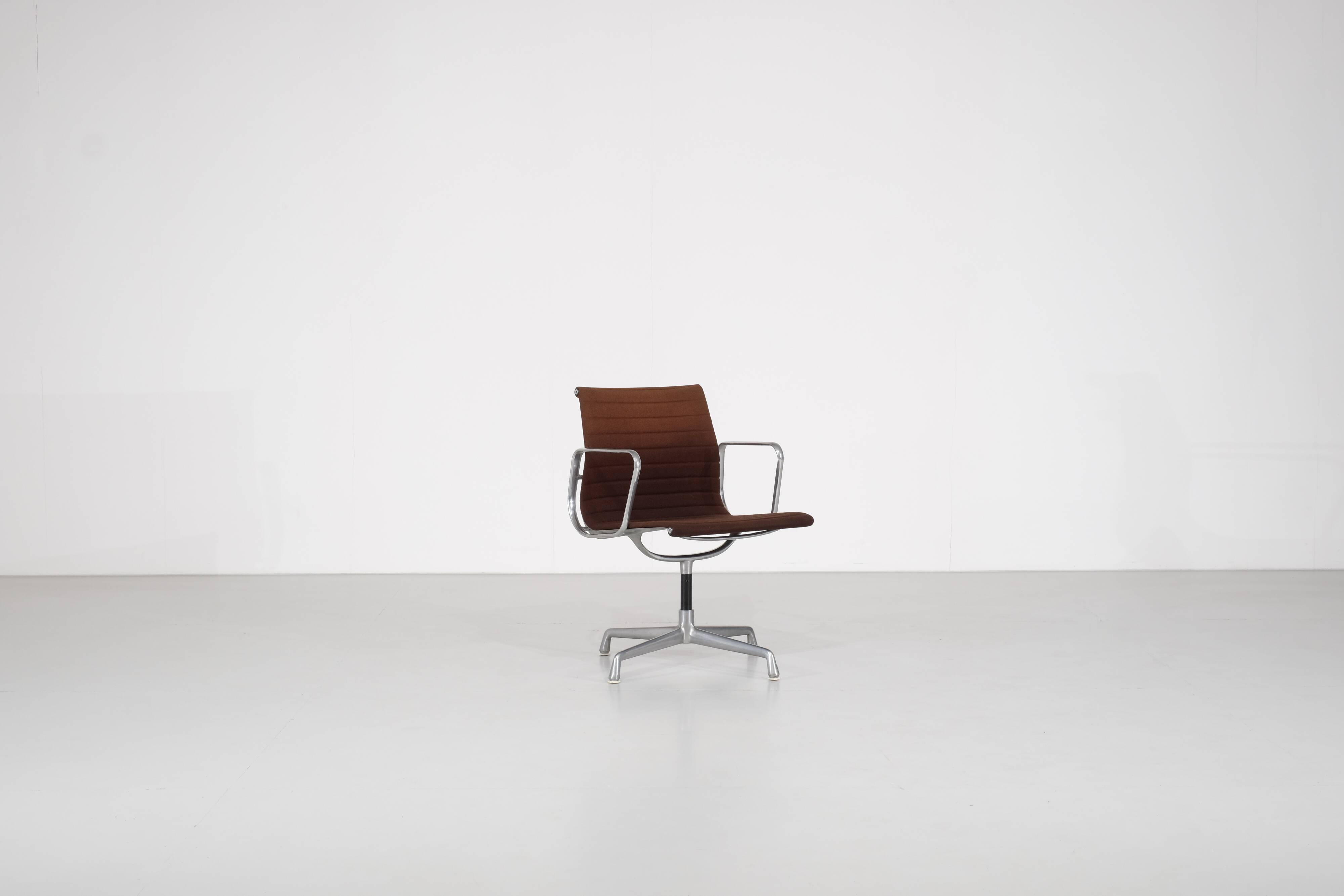 Armchair "EA 104" Charles Ray Eames for ICF, USA 1969.