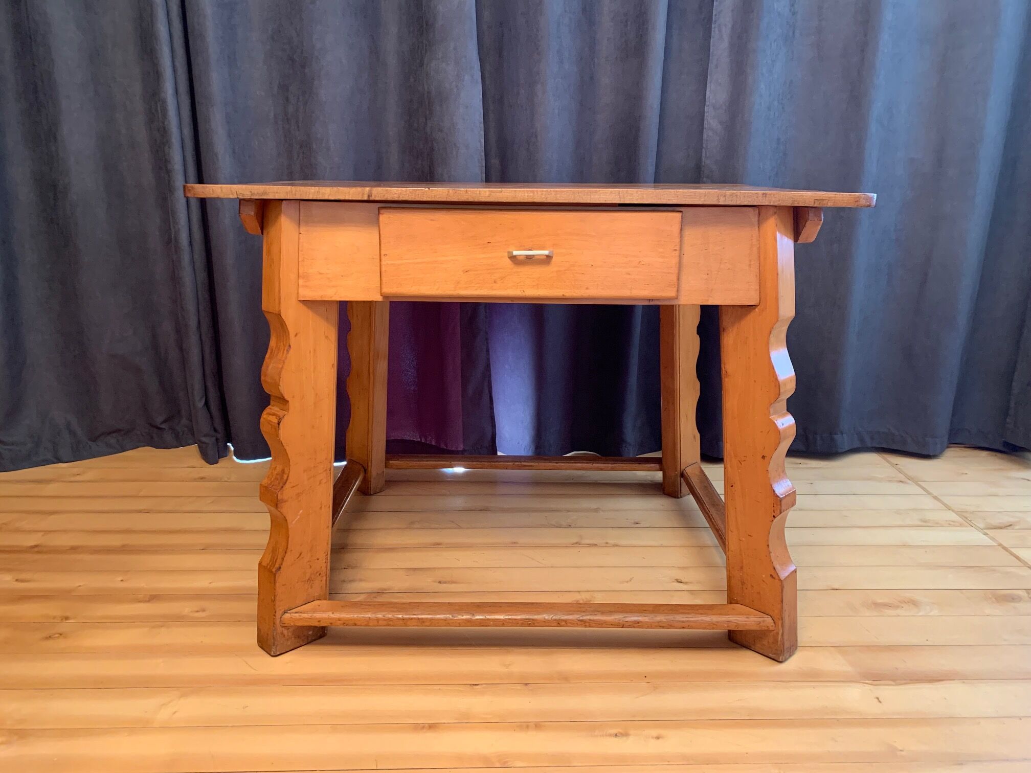Table tyrolienne Autriche années 1930
